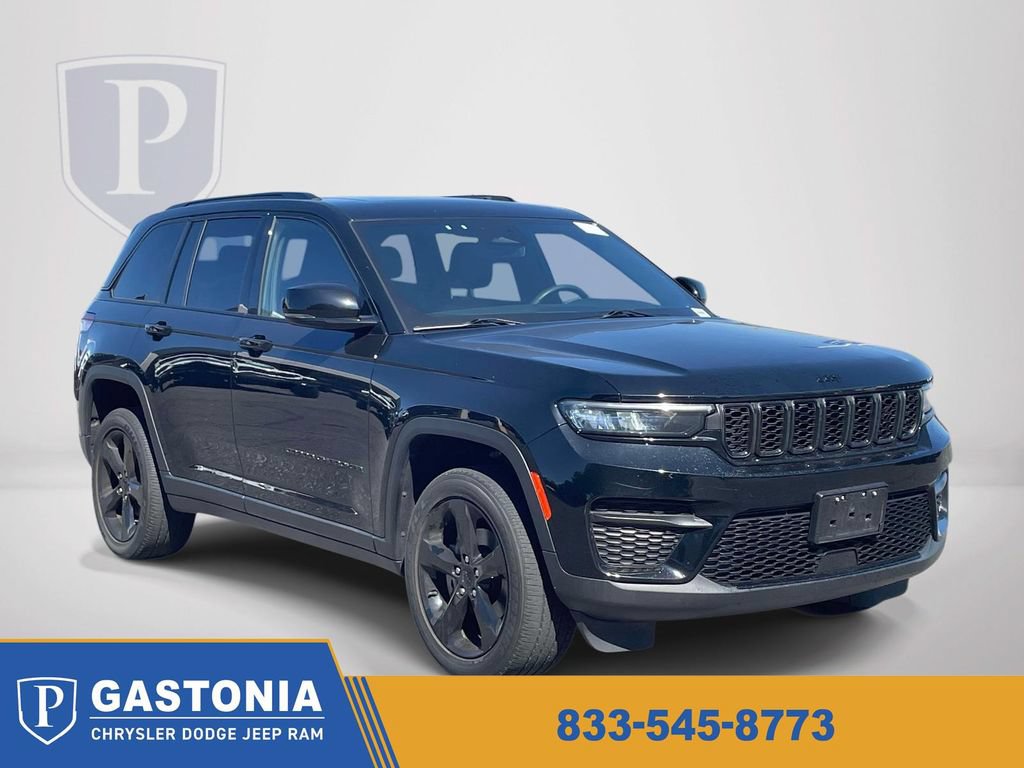 Used 2023 Jeep Grand Cherokee Altitude AWD/4WD image 1