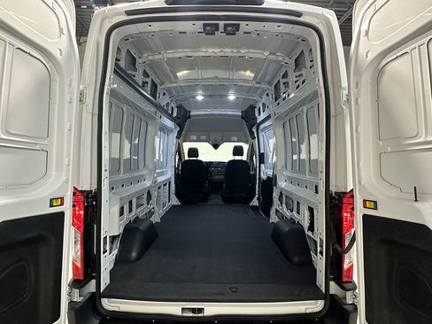 Used 2024 Ford Transit 250 148 High Roof RWD image 8