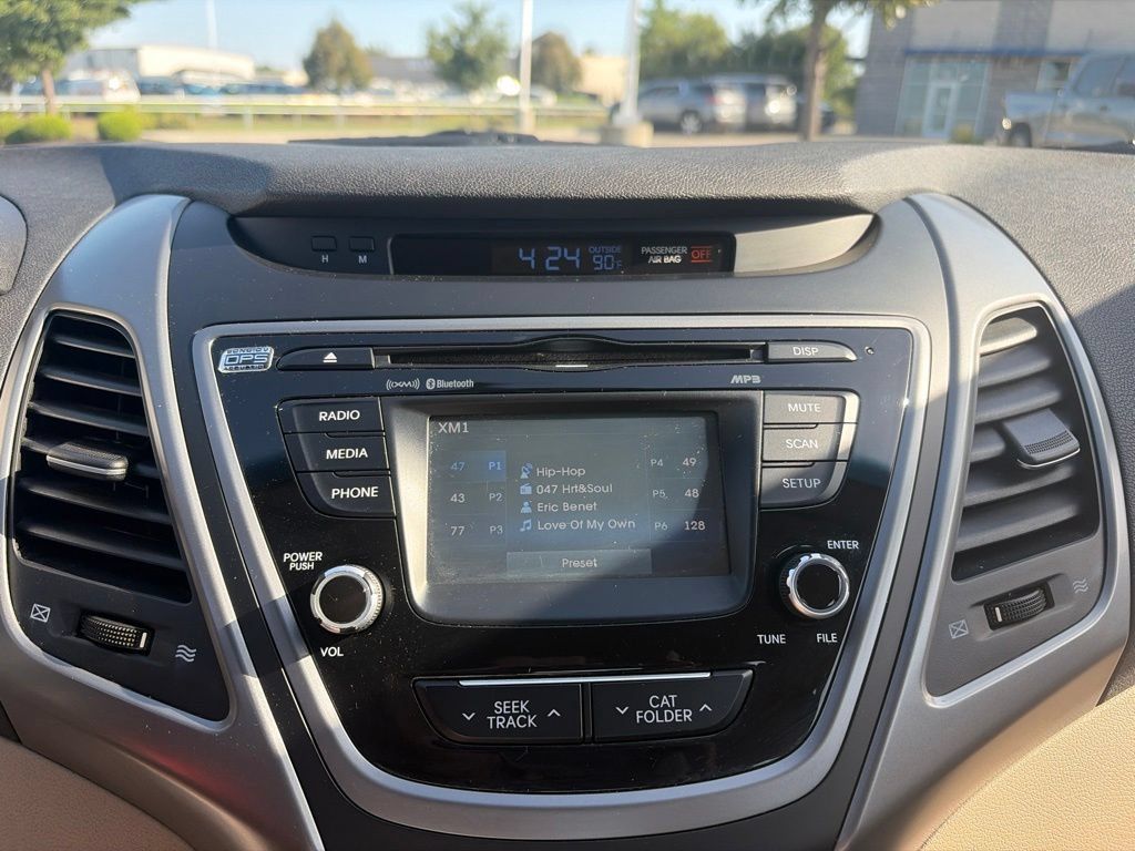 Used 2015 Hyundai Elantra SE w/ Option Group 02 FWD image 13