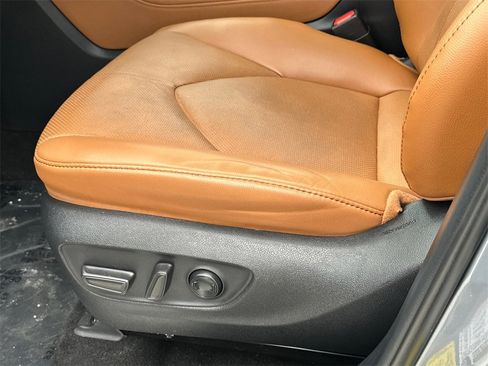 Used 2023 Toyota Highlander Platinum image 23