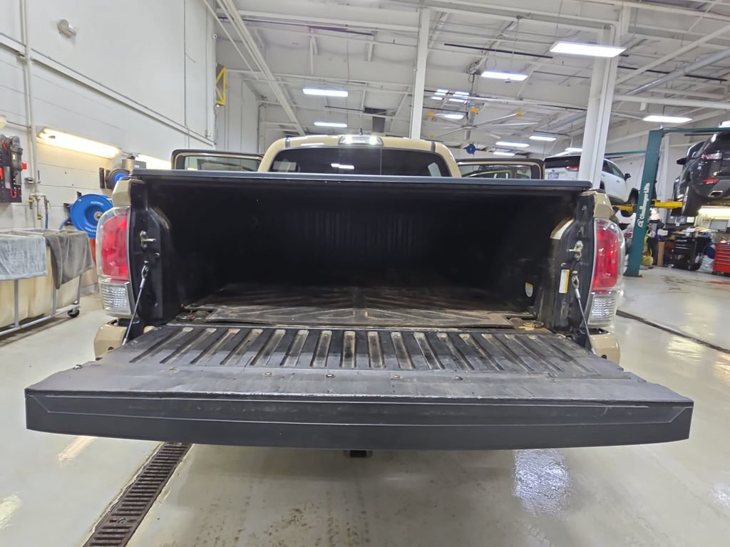 Certified 2018 Toyota Tacoma Limited AWD/4WD image 16
