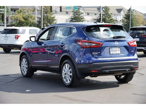 Used 2022 Nissan Rogue Sport S image 5
