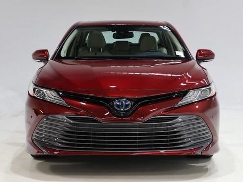 Used 2020 Toyota Camry XLE w/ Driver Assist Package FWD image 2