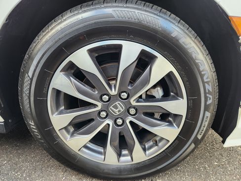 Used 2024 Honda Odyssey EX-L image 5