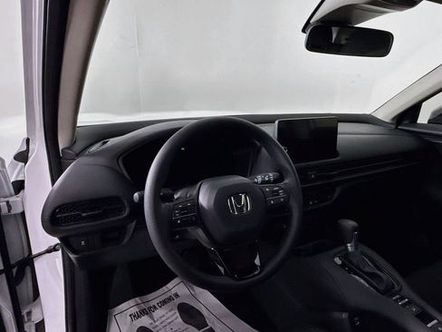 Certified 2027 Honda HR-V LX image 9