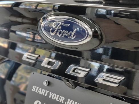 Used 2022 Ford Edge SEL image 7