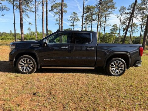 Used 2022 GMC Sierra 1500 Denali w/ Denali Reserve Package AWD/4WD image 2