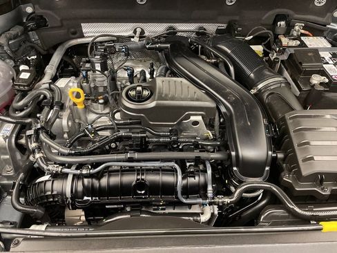 Used 2024 Volkswagen Taos SE image 29