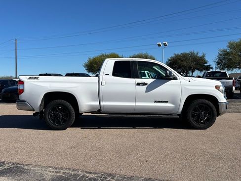 Used 2018 Toyota Tundra SR5 image 4