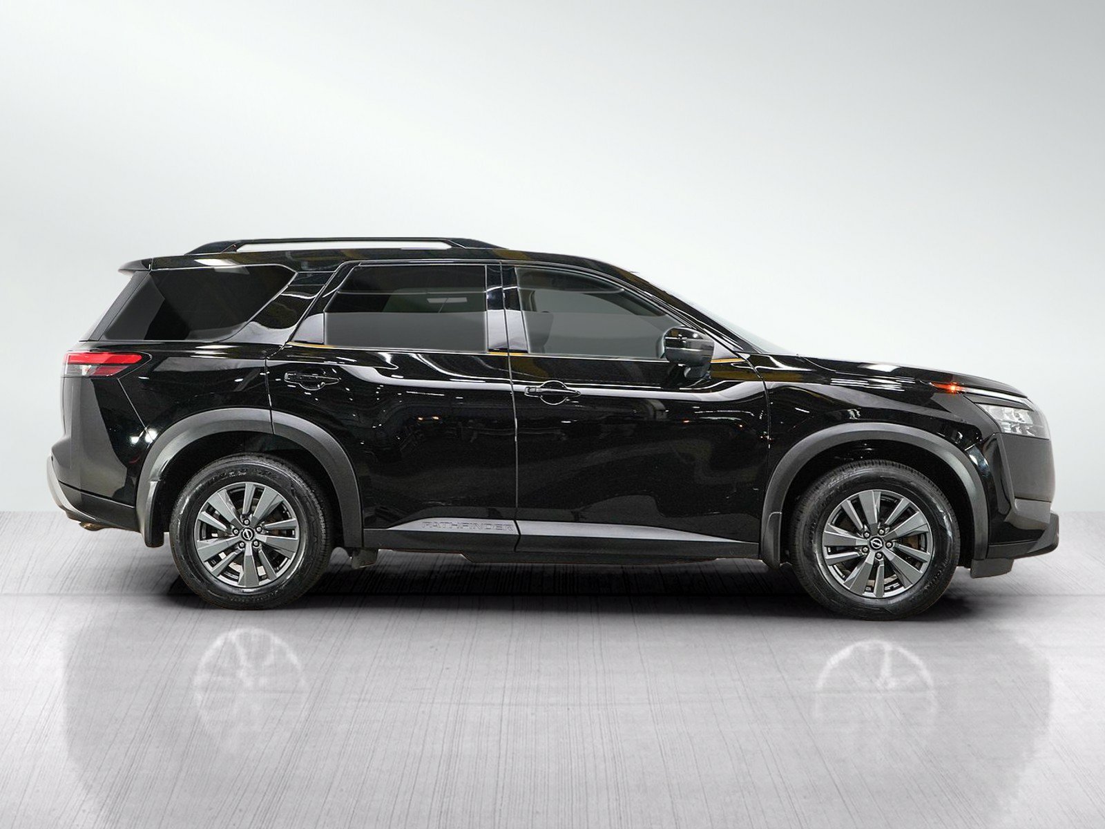 Used 2023 Nissan Pathfinder SV AWD/4WD image 6