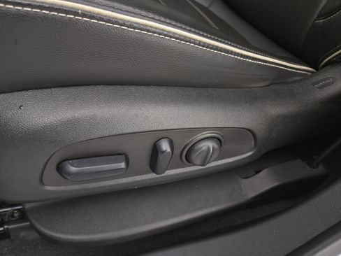 Certified 2023 GMC Acadia Denali w/ Denali Ultimate Package image 34