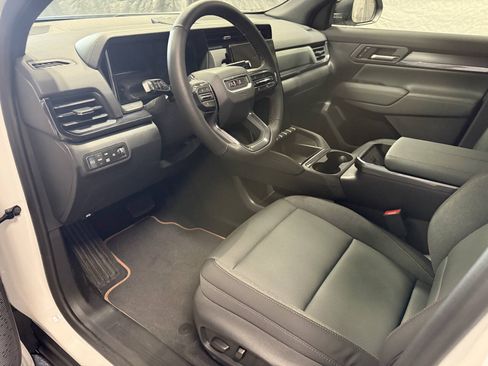 Used 2026 GMC Terrain AT4 w/ Convenience Package III AWD/4WD image 14