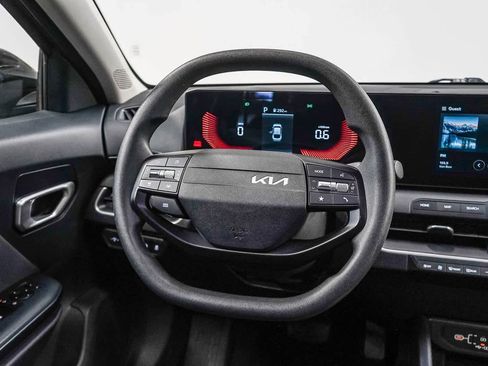Used 2025 Kia K4 FWD image 15