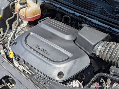 Used 2023 Chrysler Voyager LX FWD image 39