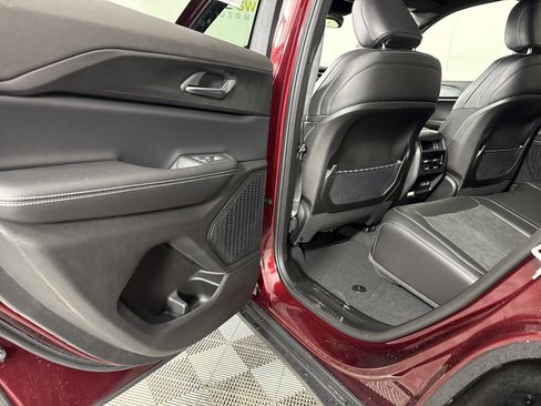 New 2025 Jeep Grand Cherokee Altitude image 20