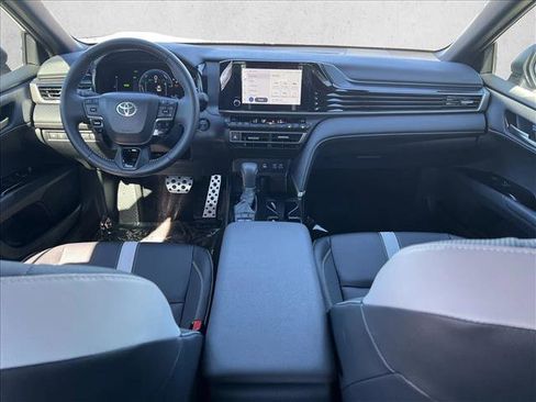 Certified 2025 Toyota Camry SE w/ Convenience Package image 18