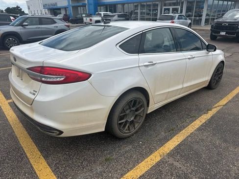 Used 2017 Ford Fusion SE w/ Fusion SE Technology Package AWD/4WD image 5