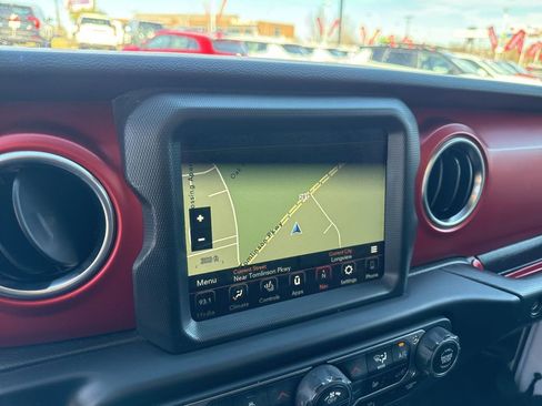 Used 2022 Jeep Wrangler Unlimited Rubicon w/ LED Lighting Group image 25