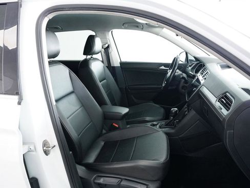 Used 2018 Volkswagen Tiguan SE image 9