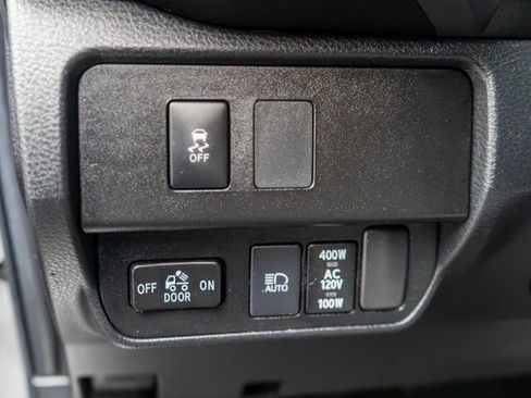 Used 2022 Toyota Tacoma TRD Off-Road w/ Technology Package AWD/4WD image 18