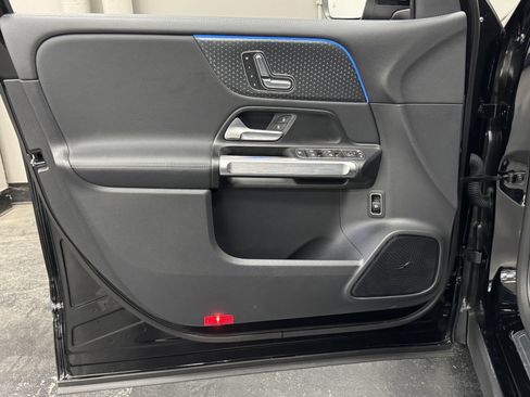 Certified 2024 Mercedes-Benz EQB 300 4MATIC image 19