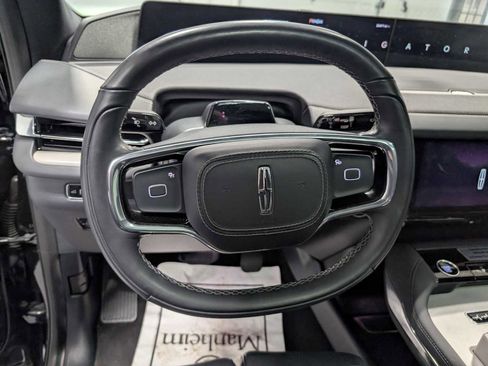 Certified 2025 Lincoln Navigator Reserve w/ Jet Appearance Package AWD/4WD image 35