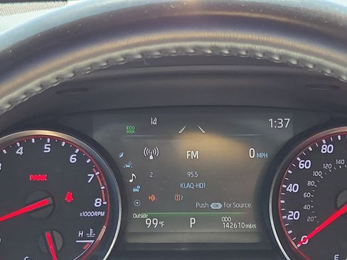 Used 2022 Toyota Camry XSE image 11