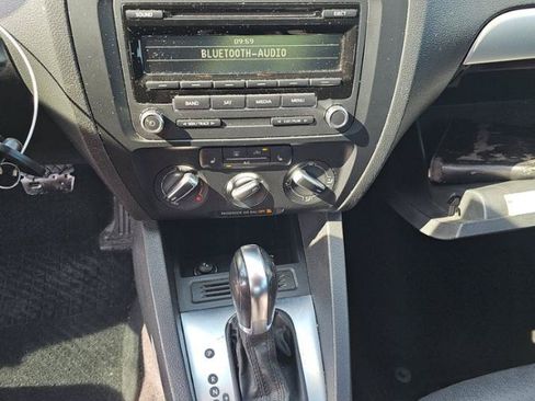 Used 2014 Volkswagen Jetta SE FWD image 12