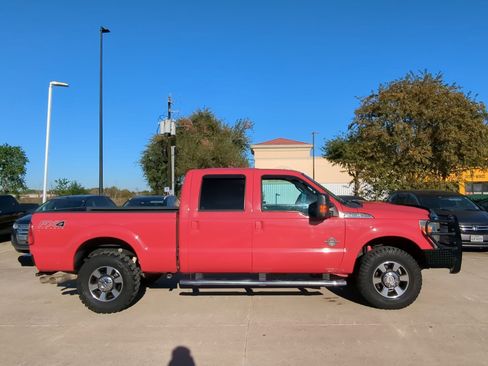 Used 2015 Ford F250 Lariat w/ Lariat Ultimate Package image 2