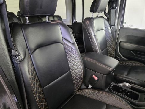 Certified 2021 Jeep Wrangler Unlimited Sahara image 33