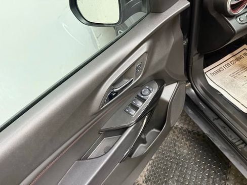 Certified 2025 Chevrolet Trax RS w/ Sunroof Package image 20