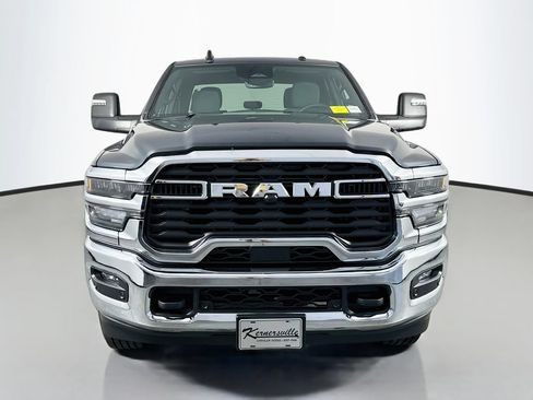 Used 2026 RAM 2500 Big Horn AWD/4WD image 2