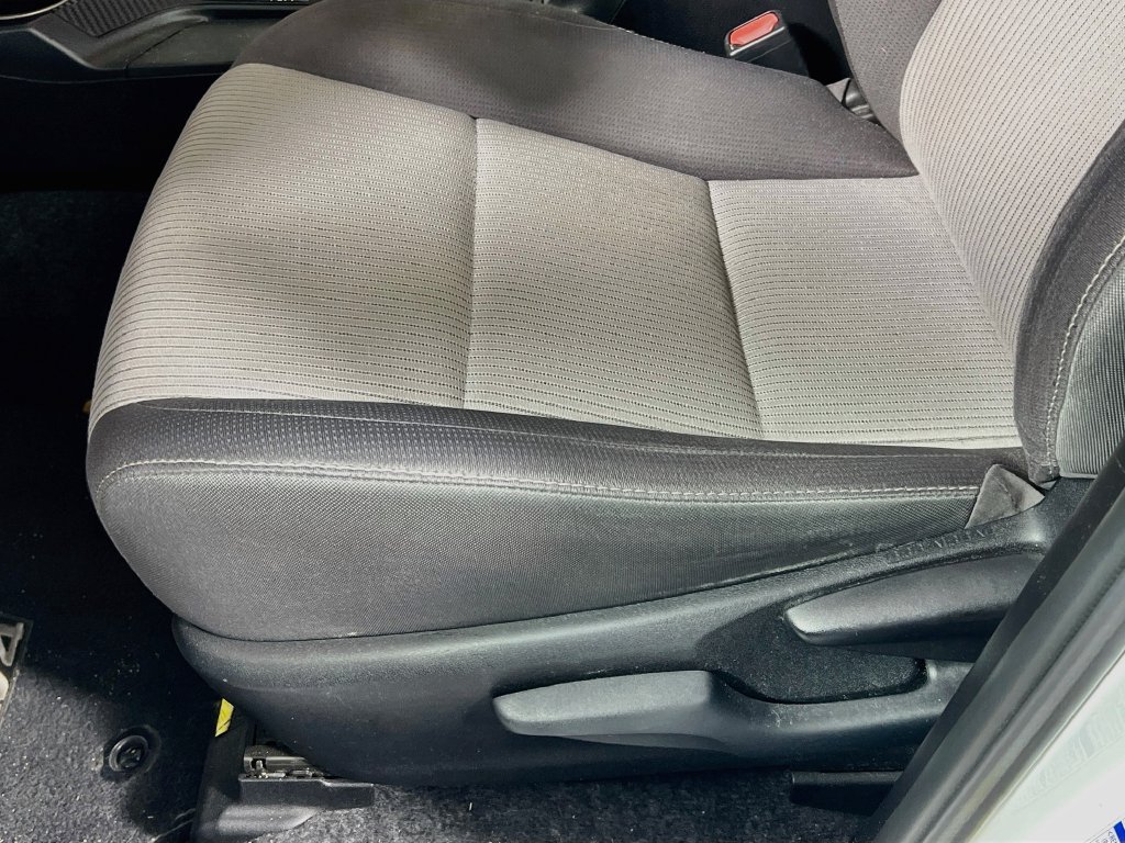 Used 2013 Toyota RAV4 XLE AWD/4WD image 8
