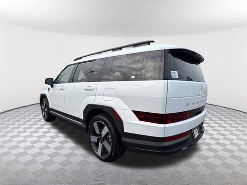 Used 2025 Hyundai Santa Fe Limited image 7