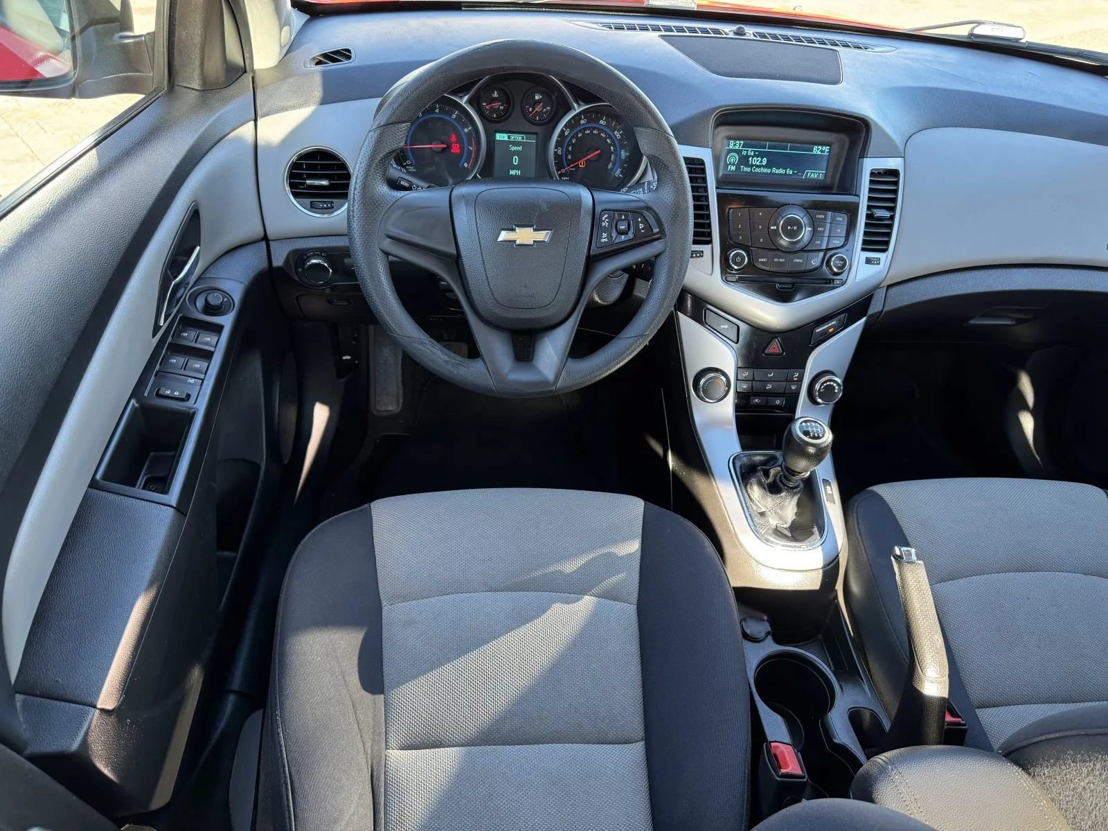 Used 2015 Chevrolet Cruze L FWD image 9