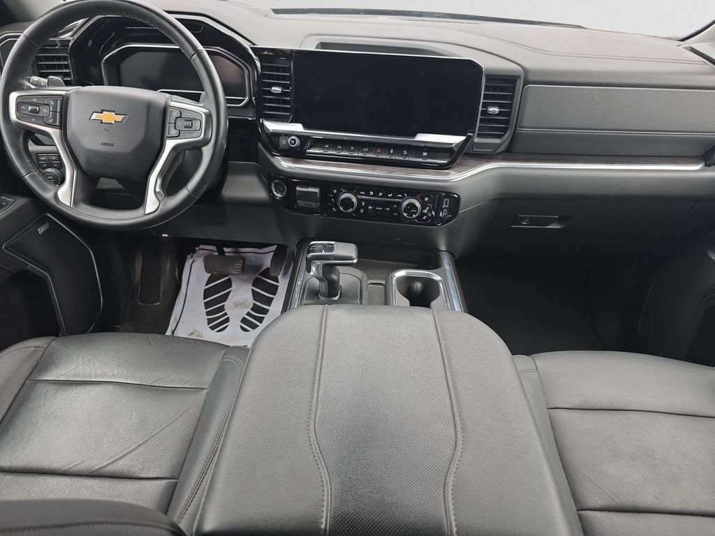 Used 2024 Chevrolet Silverado 1500 LTZ w/ Z71 Off-Road Package AWD/4WD image 11