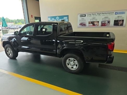 Used 2022 Toyota Tacoma SR AWD/4WD image 7