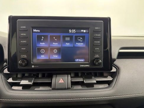 Used 2021 Toyota RAV4 XLE AWD/4WD image 30