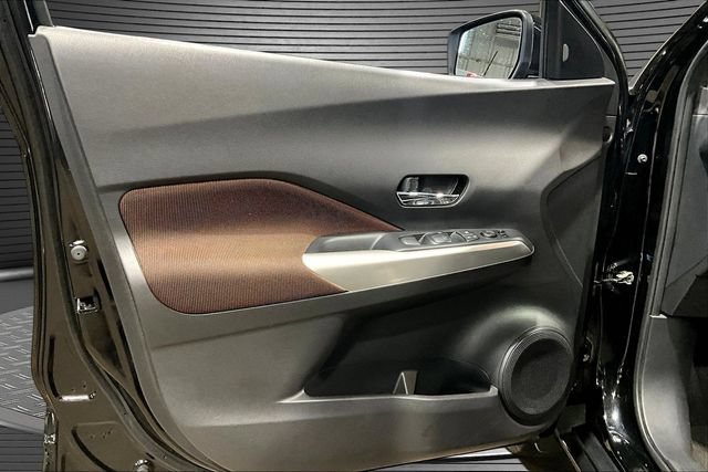 Used 2019 Nissan Kicks SR w/ Exterior Package FWD image 18