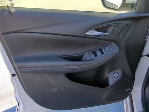 Used 2021 Buick Encore GX Essence w/ Advanced Technology Package image 13