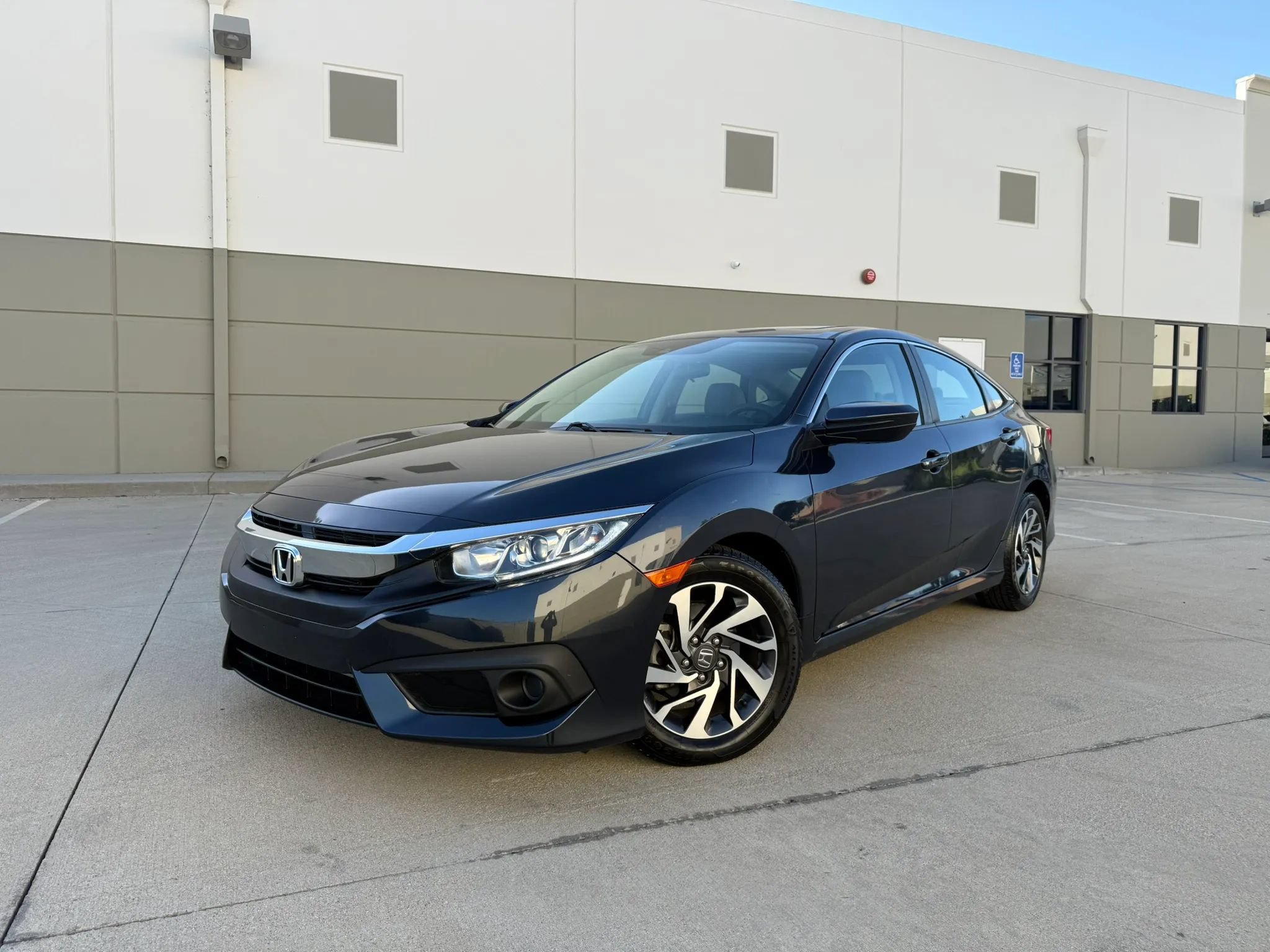 Used 2017 Honda Civic EX image 1