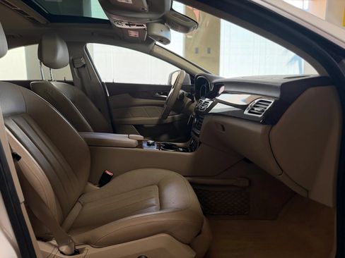 Used 2014 Mercedes-Benz CLS 550 4MATIC w/ Premium 1 Package image 18