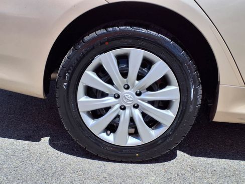 Used 2013 Toyota Corolla LE FWD image 7