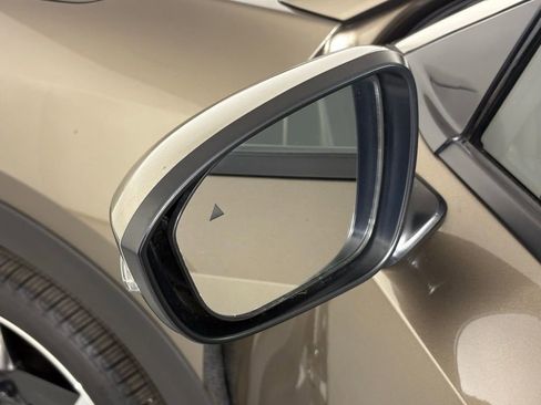 Used 2025 Nissan Kicks SR FWD image 13