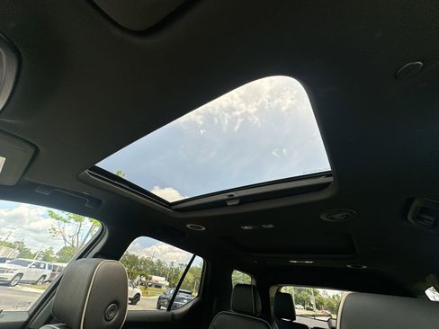 Certified 2023 Chevrolet Traverse Premier w/ Redline Edition image 15