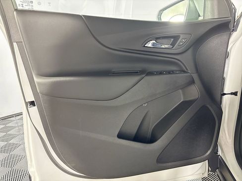 Used 2023 Chevrolet Equinox LT image 10