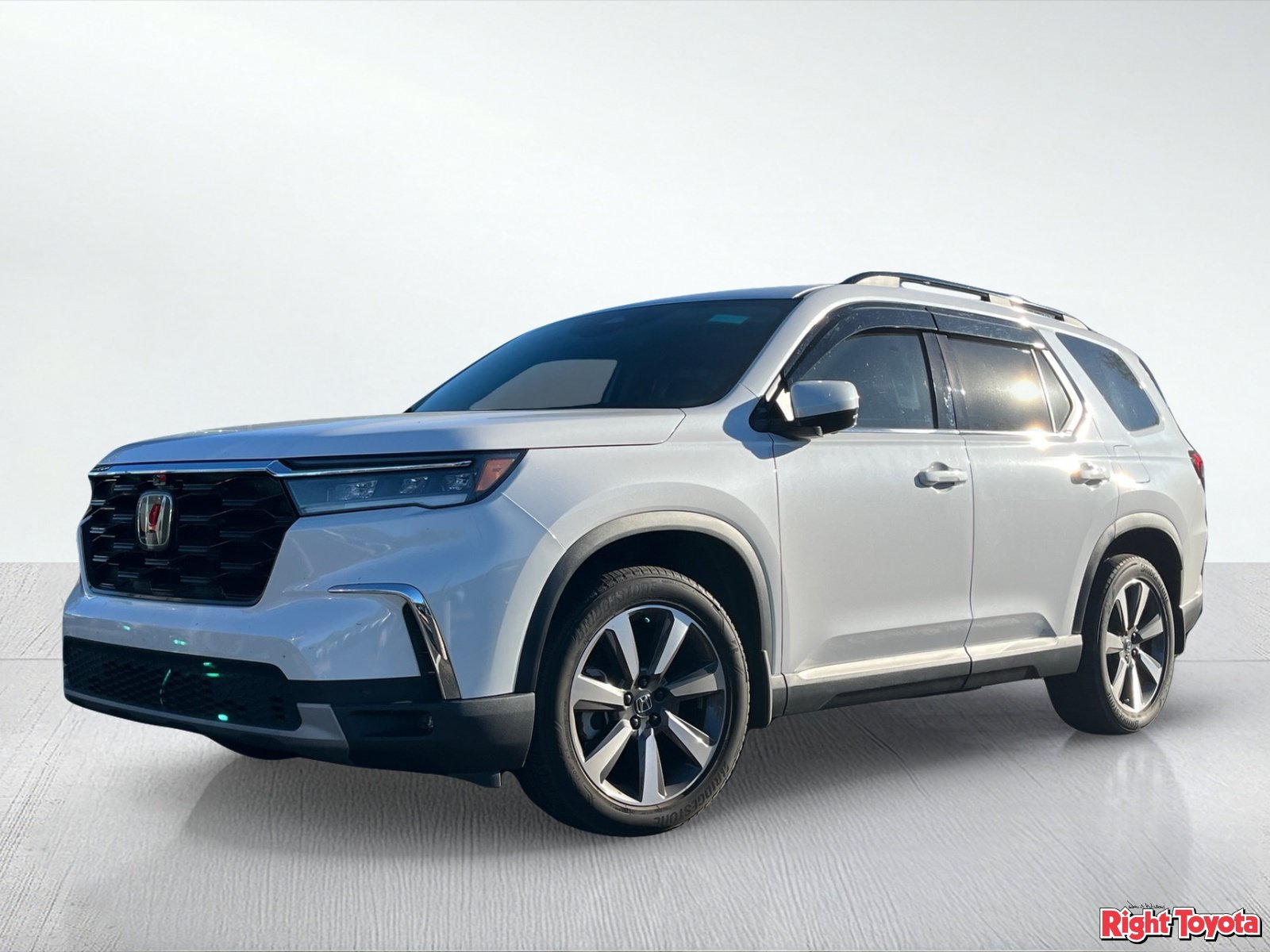 Used 2024 Honda Pilot Elite image 2