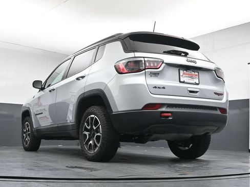 Used 2024 Jeep Compass Trailhawk AWD/4WD image 40