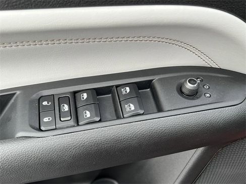 New 2025 Jeep Compass Limited image 14