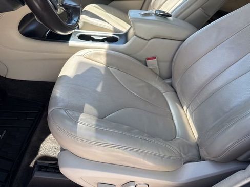 Used 2017 Lincoln MKC Reserve w/ Lincoln MKC Climate Package image 28